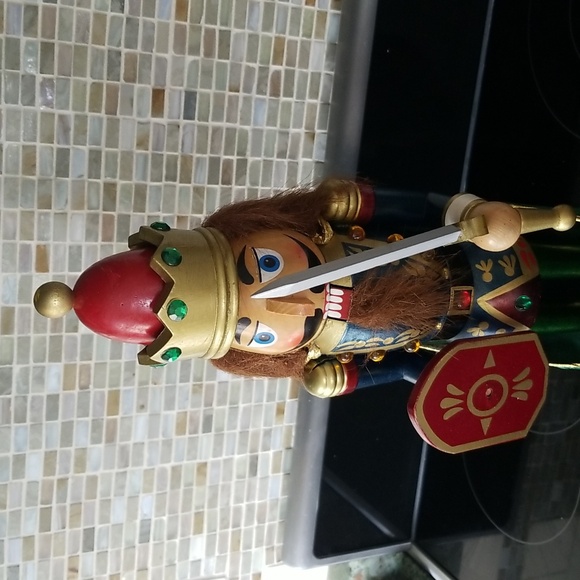 Wooden Nutcracker King 18" Tall - Picture 2 of 9